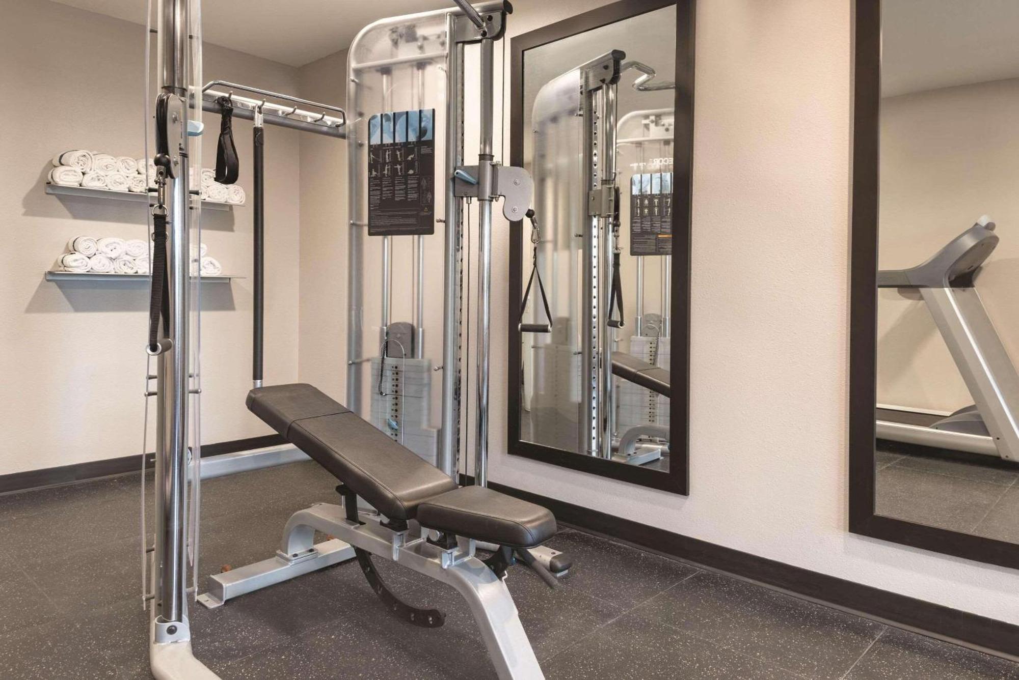 Country Inn & Suites By Radisson, Pella, Ia מראה חיצוני תמונה